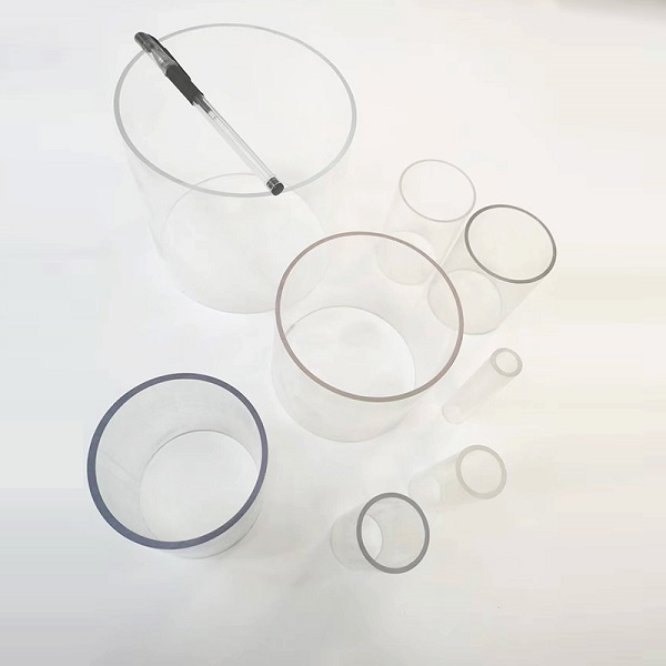 Површинска обработка на цевки од поликарбонат.